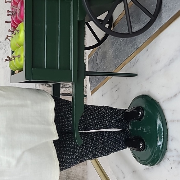 Byers' Choice Carolers 1999 Fruit Vendor with Fruit Cart Vintage - Picture 10 of 17